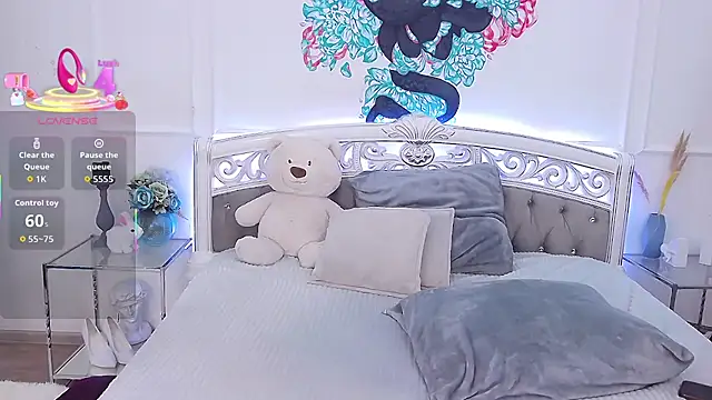 Snapshot of CrissyTaylor chatting on November 9, 2025, 3:43 am CrissyTaylor online show from November 9, 2025, 3:43 am