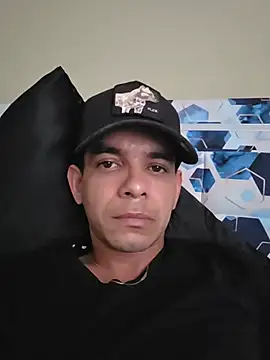 Snapshot of Venecozaurio chatting on July 18, 2026, 9:23 pm Venecozaurio online show from July 18, 2026, 9:23 pm