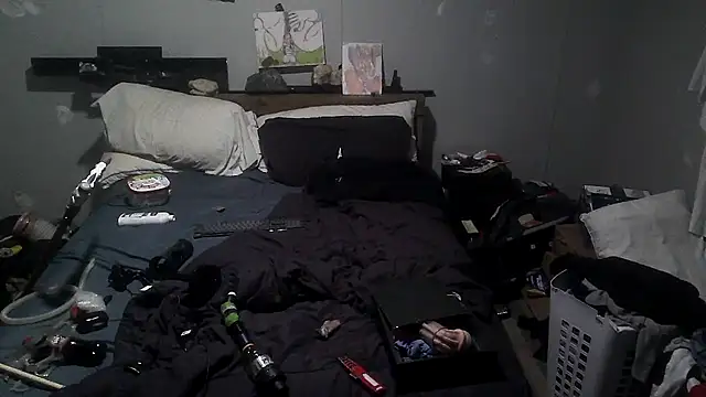 Bi curious86 online show from April 17, 2026, 11:46 am