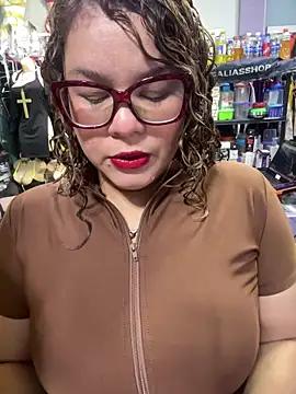 ROSALIALUCY online show from May 30, 2026, 11:49 am