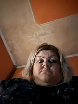 ducicsajsziii online show from February 28, 2026, 7:57 pm