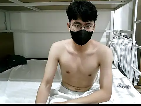 Snapshot of Gwencloudy chatting on February 22, 2026, 9:22 am Gwencloudy online show from February 22, 2026, 9:22 am