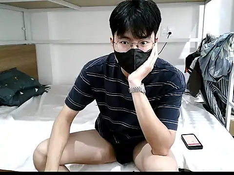 Gwencloudy online show from October 20, 2025, 6:48 am