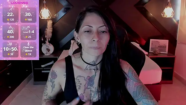 dark gotica online show from October 24, 2025, 8:52 pm