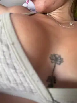 Niky 777 online show from April 15, 2026, 5:17 pm