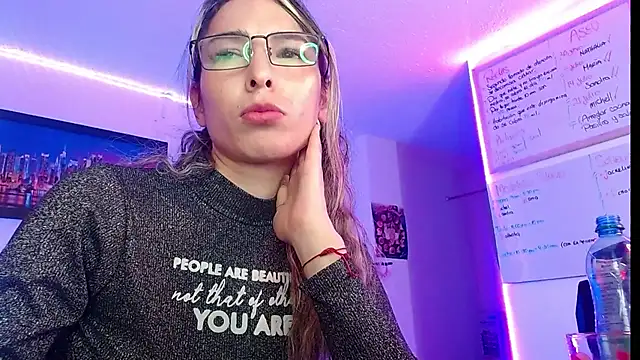 Snapshot of Niky_777 chatting on September 19, 2025, 12:03 am Niky 777 online show from September 19, 2025, 12:03 am