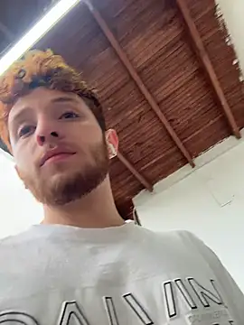 Juan Castano online show from October 17, 2025, 10:33 pm