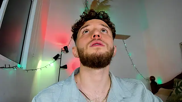 Juan Castano online show from December 18, 2025, 7:24 am