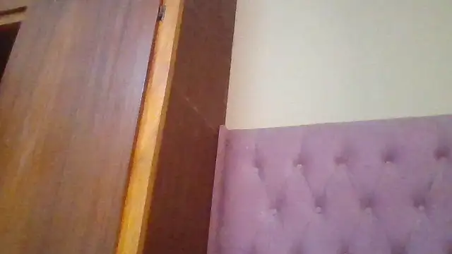 ShooingBunch online show from December 15, 2025, 7:03 am