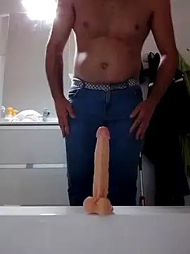 Passivello9 online show from December 2, 2025, 2:56 am