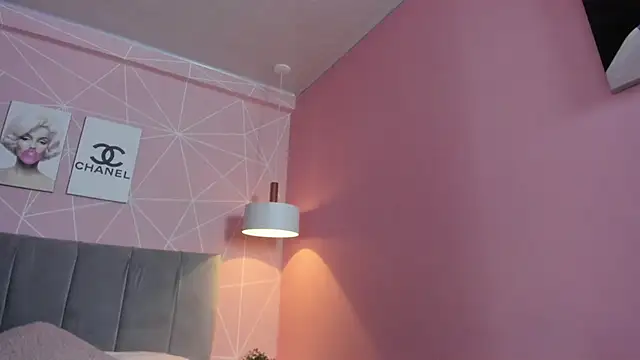 dolly zoe online show from December 1, 2025, 9:48 pm