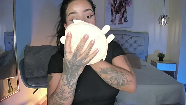 ayshel   online show from October 2, 2025, 8:07 am