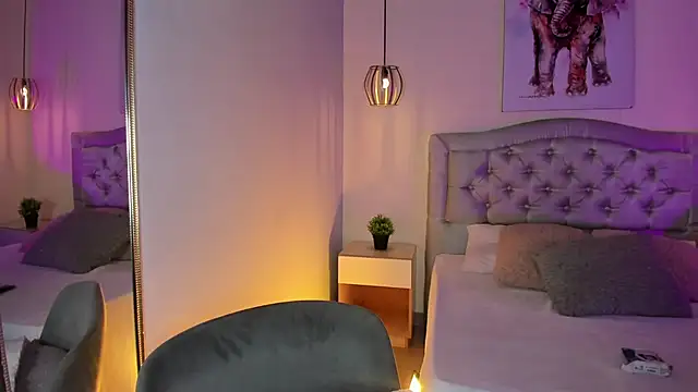 ayshel   online show from November 17, 2025, 5:00 am