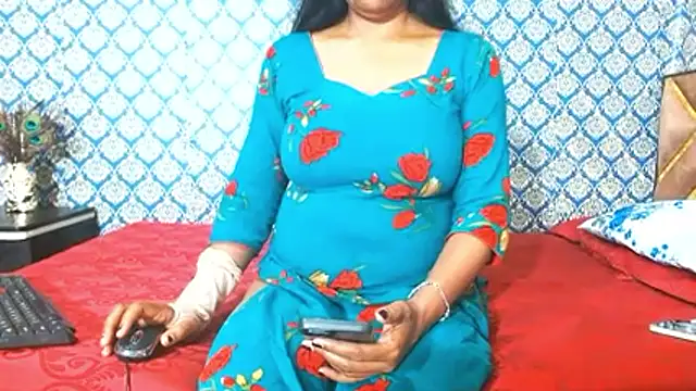 Snapshot of nikitahot3 chatting on October 17, 2025, 2:19 pm nikitahot3 online show from October 17, 2025, 2:19 pm