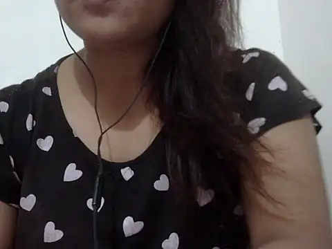 shekira99 online show from October 19, 2025, 9:17 pm