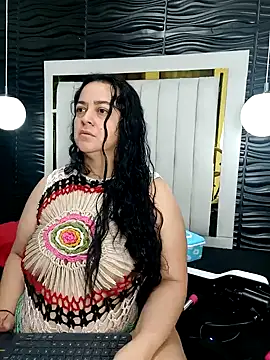 Snapshot of lucia_vonne_ chatting on February 11, 2025, 12:04 pm lucia vonne online show from February 11, 2025, 12:04 pm