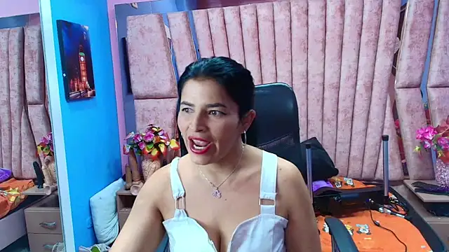 HornySkinny26 online show from November 14, 2025, 5:33 am