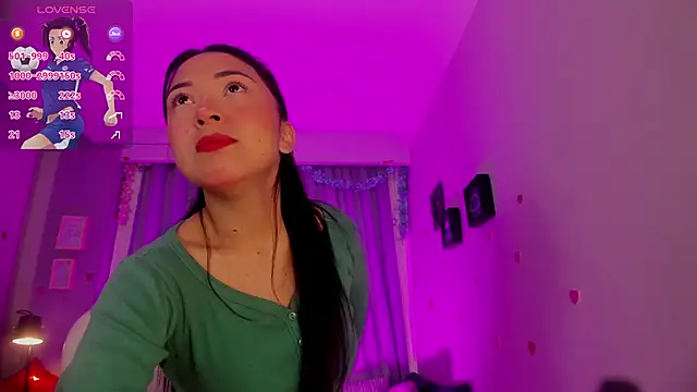 CoralineRicce  online show from March 11, 2025, 5:35 am