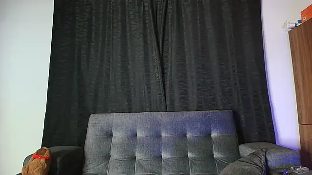 yungelitamor  online show from September 19, 2025, 5:00 am