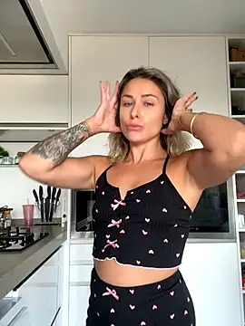 petrouchkaaa  online show from October 17, 2025, 7:44 am