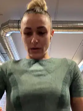 petrouchkaaa  online show from March 13, 2025, 9:32 am