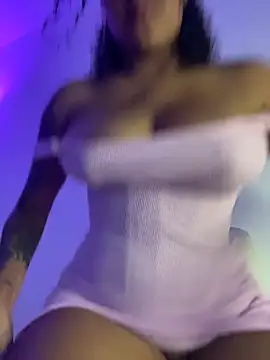 charlotteeruss online show from December 2, 2025, 5:09 am