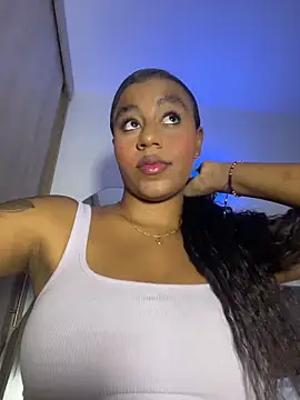 charlotteeruss online show from May 19, 2026, 10:06 pm