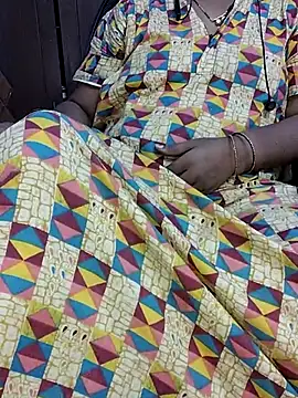 yours-kavaya online show from November 4, 2025, 8:18 am