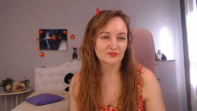 Snapshot of BettyFootFetish chatting on October 31, 2025, 8:22 am BettyFootFetish online show from October 31, 2025, 8:22 am