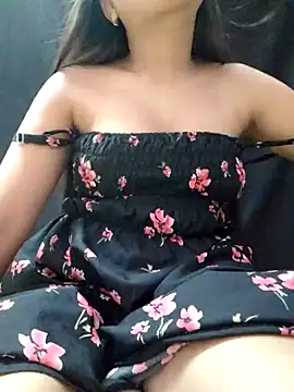 Snapshot of Roshni_98 chatting on July 15, 2026, 6:59 pm Roshni 98 online show from July 15, 2026, 6:59 pm