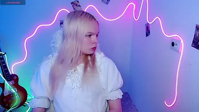 Emily Nyaffee online show from October 28, 2025, 9:25 pm