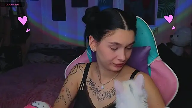 Snapshot of Amanda_Tender chatting on September 23, 2025, 12:17 am Amanda Tender online show from September 23, 2025, 12:17 am