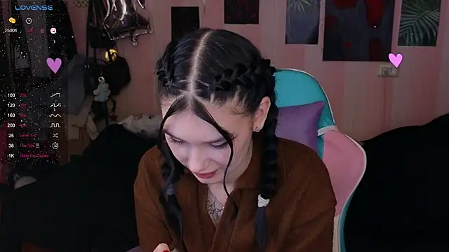 Snapshot of Amanda_Tender chatting on February 6, 2025, 10:32 pm Amanda Tender online show from February 6, 2025, 10:32 pm