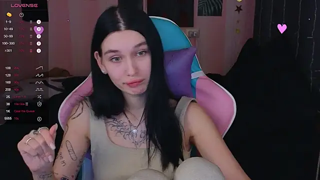 Snapshot of Amanda_Tender chatting on December 30, 2024, 8:47 pm Amanda Tender online show from December 30, 2024, 8:47 pm