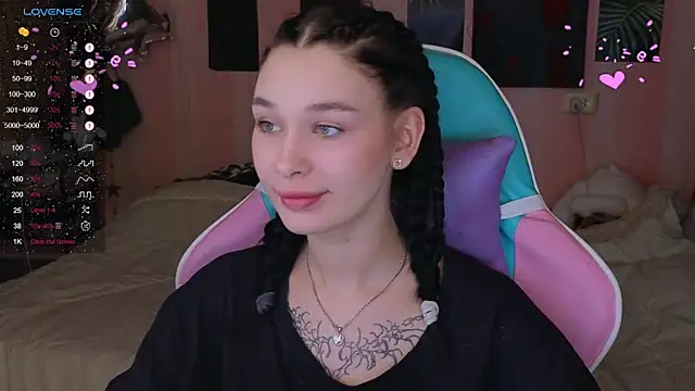 Snapshot of Amanda_Tender chatting on February 27, 2025, 9:25 pm Amanda Tender online show from February 27, 2025, 9:25 pm