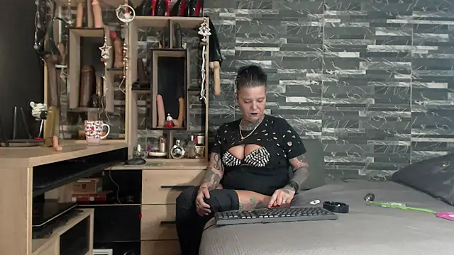 Mistress Miry online show from December 23, 2024, 7:28 am