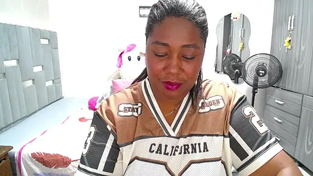 thickebonymilfF online show from July 13, 2026, 5:40 am