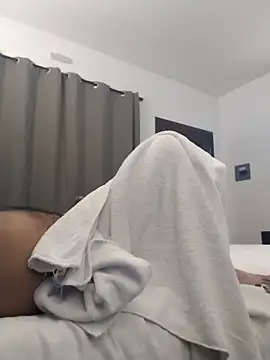 Renooo04 online show from February 9, 2026, 12:08 am