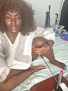 hornycreamybabe online show from October 17, 2025, 3:54 am