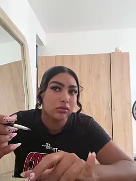 NatashaBrown12 online show from October 18, 2025, 1:02 pm