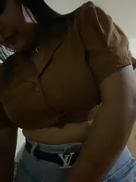 NatashaBrown12 online show from February 18, 2026, 11:01 pm