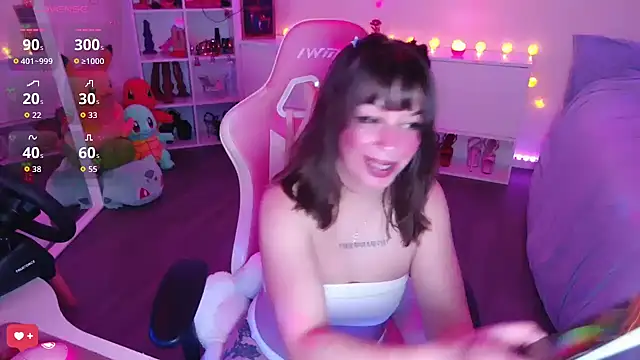 Snapshot of PetiteAngel666 chatting on February 16, 2026, 9:24 pm PetiteAngel666 online show from February 16, 2026, 9:24 pm