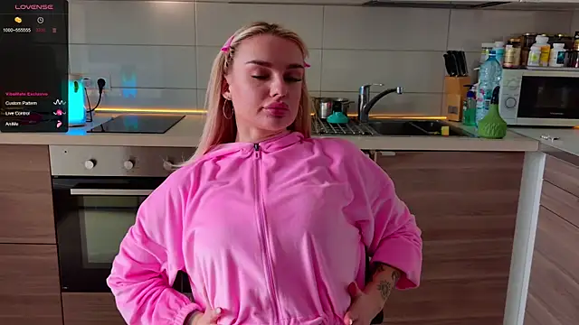 MissLovex online show from April 15, 2026, 6:19 am