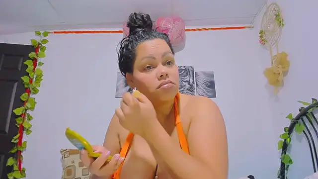 Alhelqueen online show from September 18, 2025, 3:26 pm