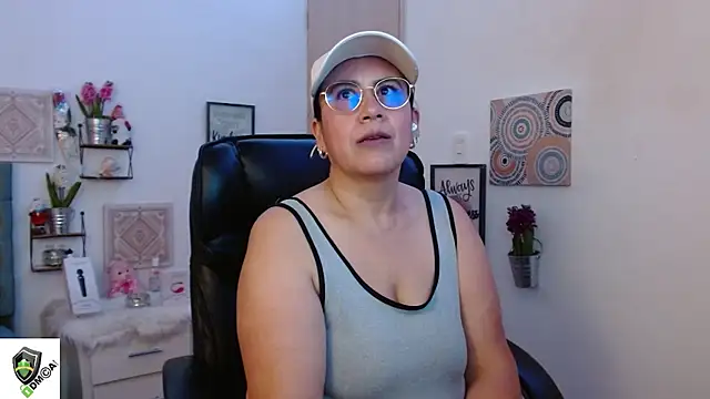 amalia brunette online show from January 13, 2025, 10:56 pm