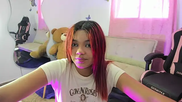 Snapshot of susan_jaramillo chatting on December 16, 2024, 6:38 pm susan jaramillo online show from December 16, 2024, 6:38 pm