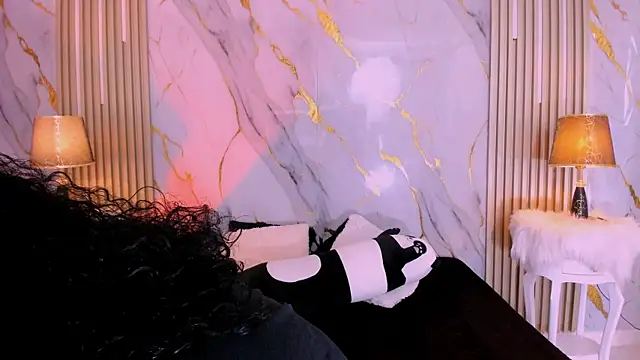 BeckyRusso online show from October 25, 2025, 2:07 pm