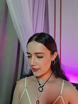 Kate Amaretto  online show from June 26, 2026, 1:33 am