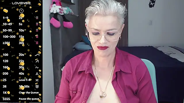 scarlett paris22 online show from February 19, 2025, 11:36 pm