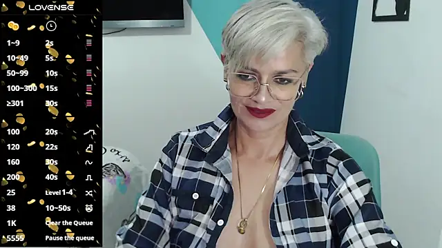 scarlett paris22 online show from March 11, 2025, 12:00 am